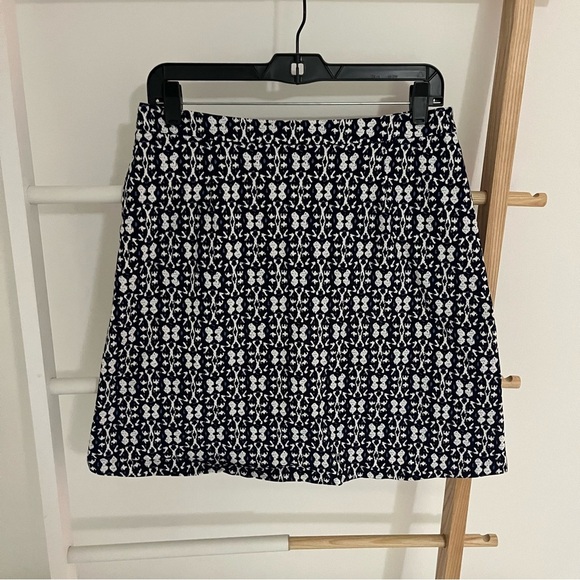 Margaret M size medium navy pattern elastic skirt - Picture 4 of 4
